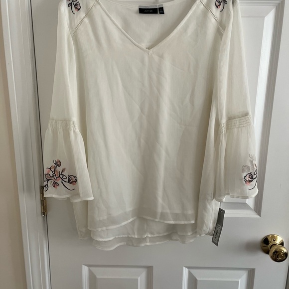Apt. 9 Cream Blouse with Floral Embroidery - Picture 1 of 2